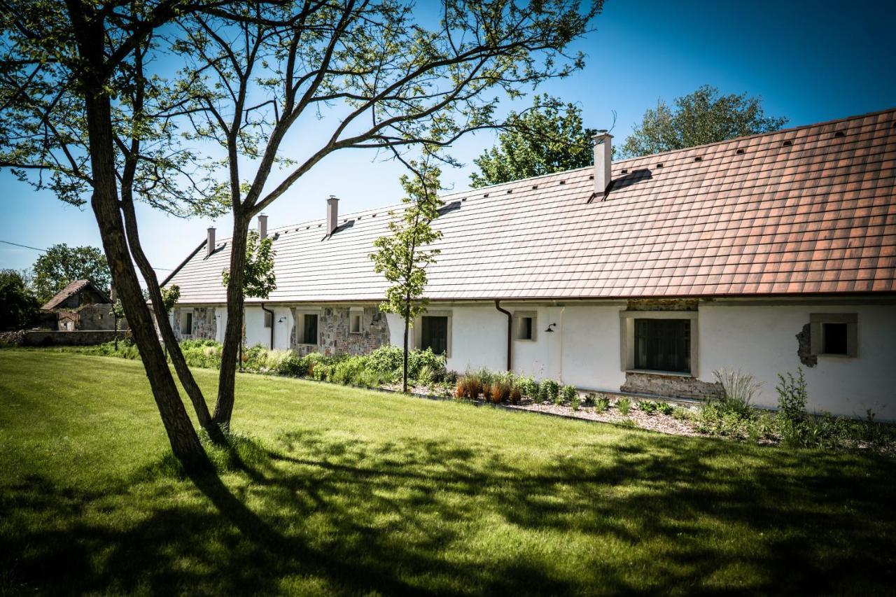 Pajta Szállás Tata Exterior foto