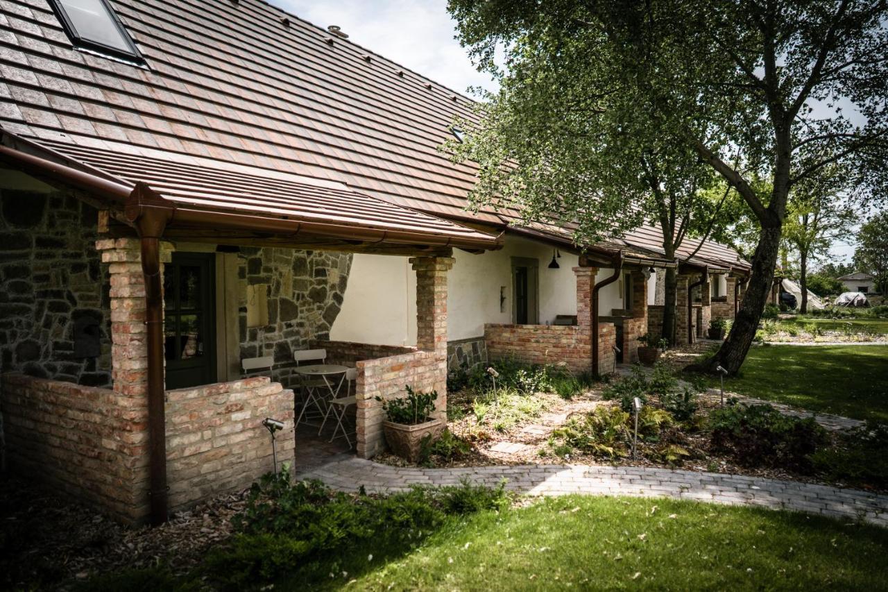 Pajta Szállás Tata Exterior foto